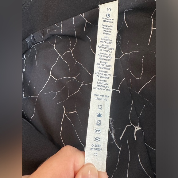 Lululemon Athletic Women’s 3 in 1 Black Quickchange Sleeveless Convertible Vest - Picture 11 of 17